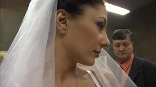 La Sposa Abusata (L'épouse des autres) [Scene 3, 2013].mkv