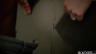 Samantha Hayes With Close-up