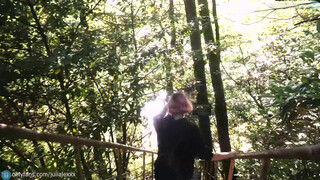 Русская пара отправилась в путешествие по горам, и теперь занимается сексом на природе