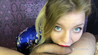 Русское домашнее видео минета от сисястой блондинки